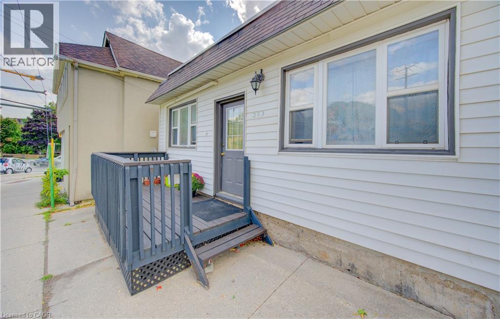 233 Lancaster Street E, Kitchener, Ontario  N2H 1N5 - Photo 2 - 40839600
