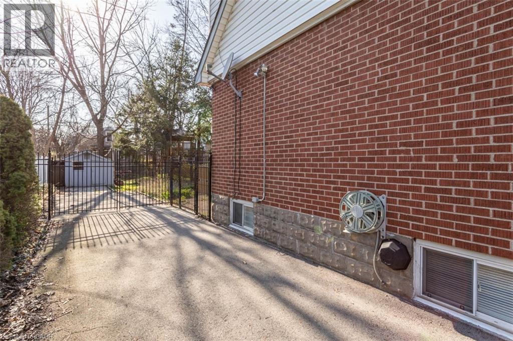 17 Thorndale Street N, Hamilton, Ontario  L8S 3K5 - Photo 9 - 40839545