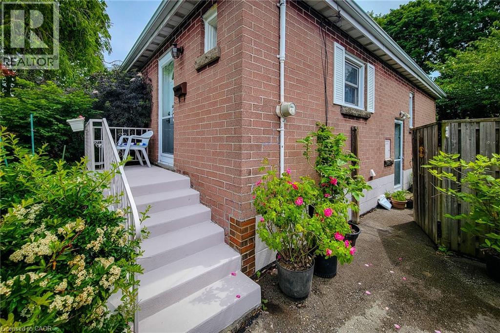 73 West 1st Street, Hamilton, Ontario  L9C 3C2 - Photo 4 - 40838906