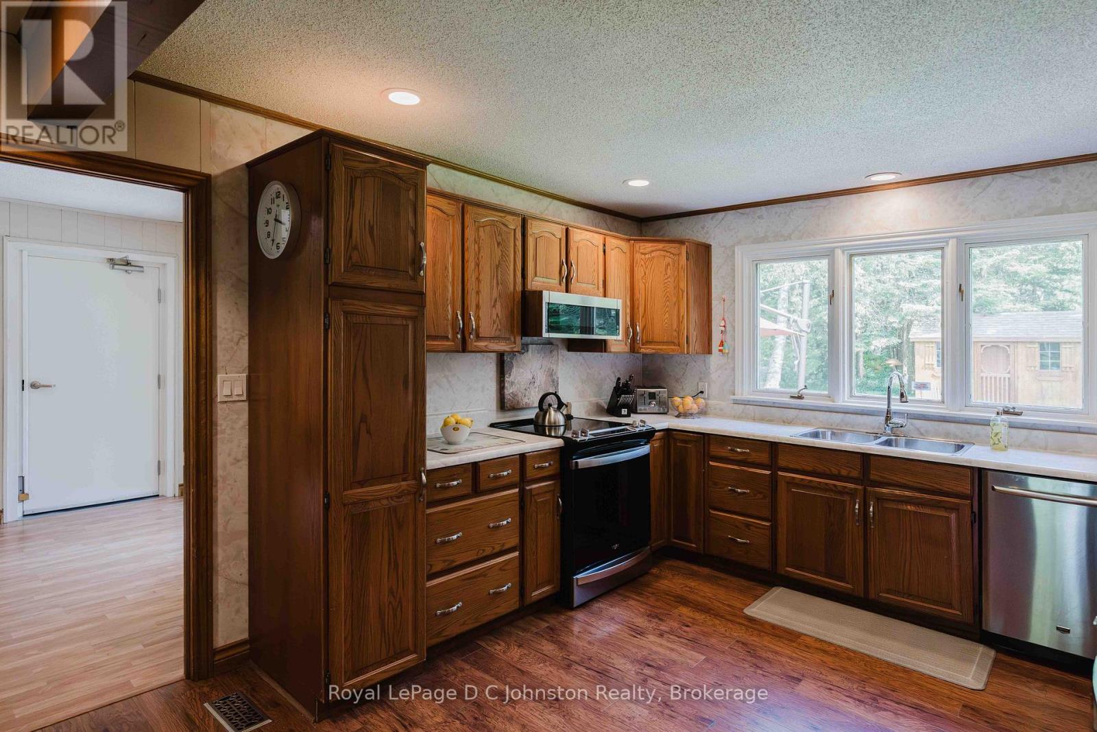 471 Eckford Avenue, Saugeen Shores, Ontario  N0H 2L0 - Photo 17 - X13443186