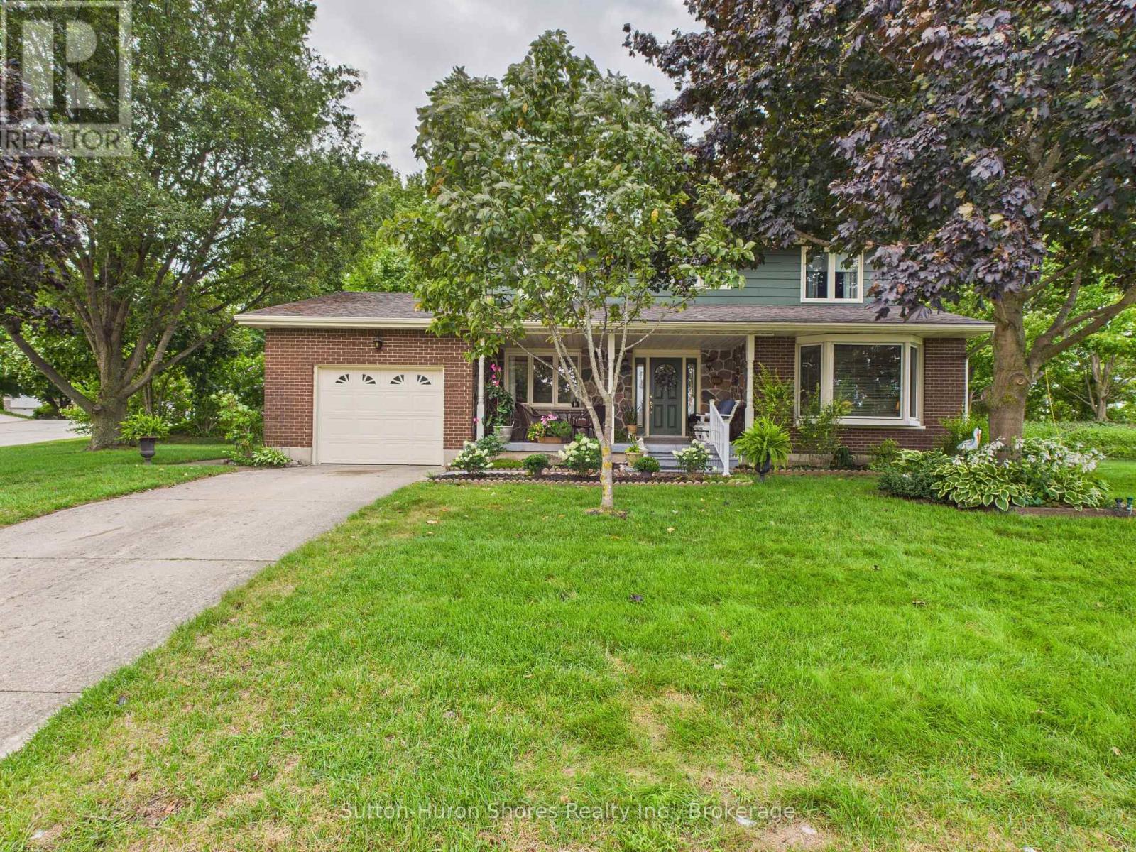 341 Wellington Street, Saugeen Shores, Ontario  N0H 2C4 - Photo 3 - X13443298