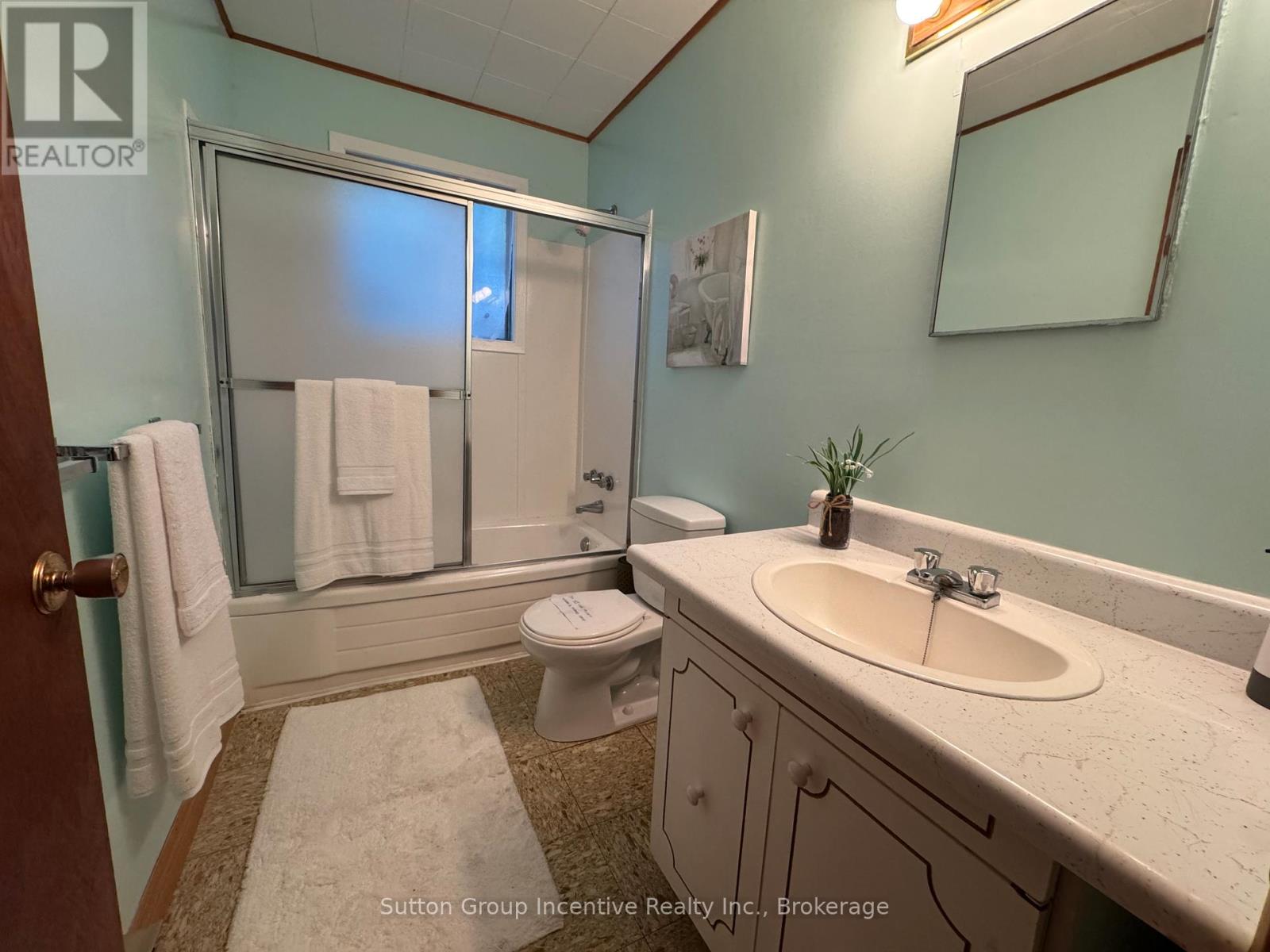 1017 Goldfinch Court, Gravenhurst, Ontario  P0E 1G0 - Photo 13 - X13443636