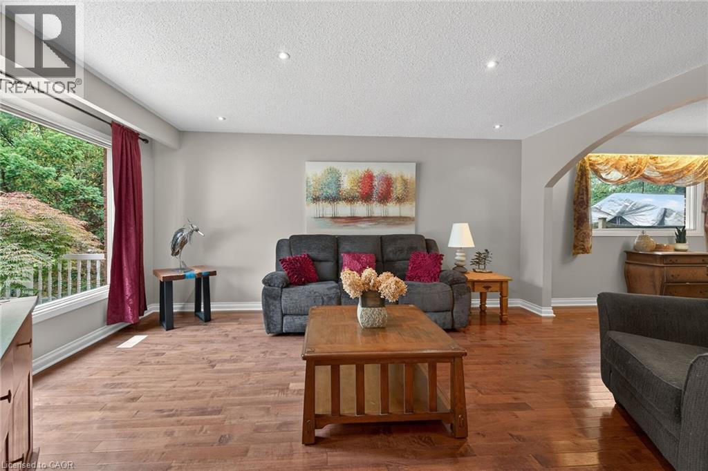 25 Inverness Avenue, Hamilton, Ontario  L9C 1A1 - Photo 5 - 40839535