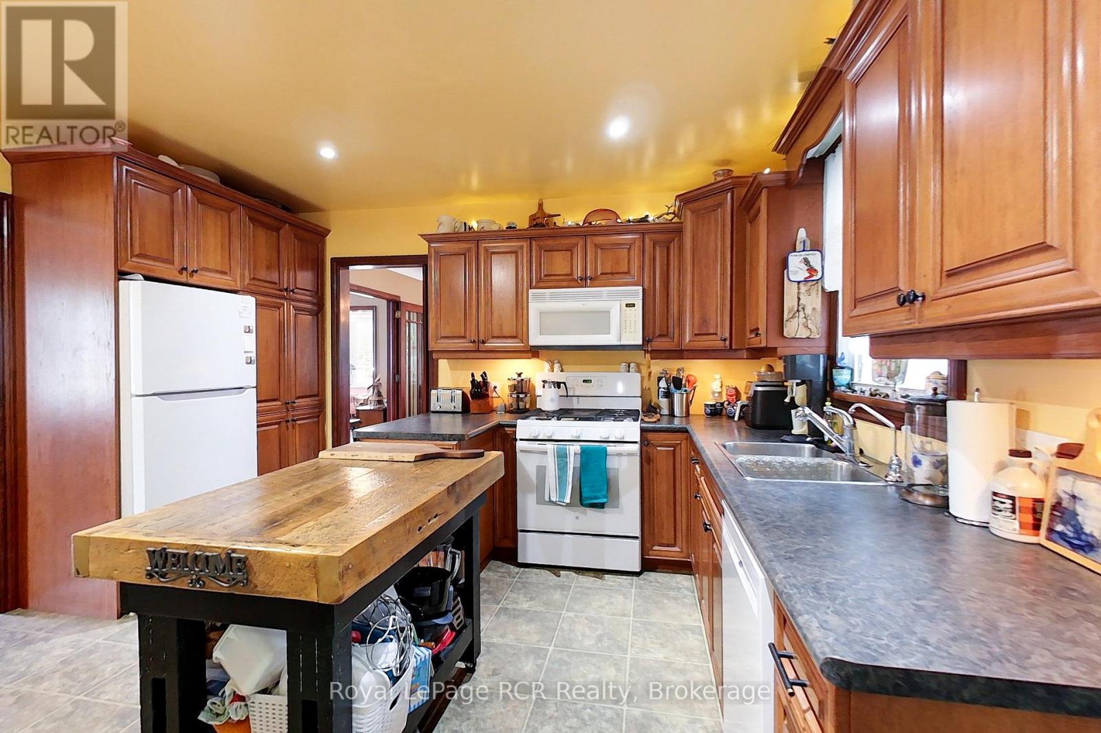 1053 Highway 9, South Bruce, Ontario  N0G 2J0 - Photo 13 - X13443892