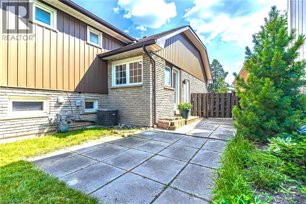 2390 Sinclair Circle, Burlington, Ontario  L7P 3C3 - Photo 30 - 40839736