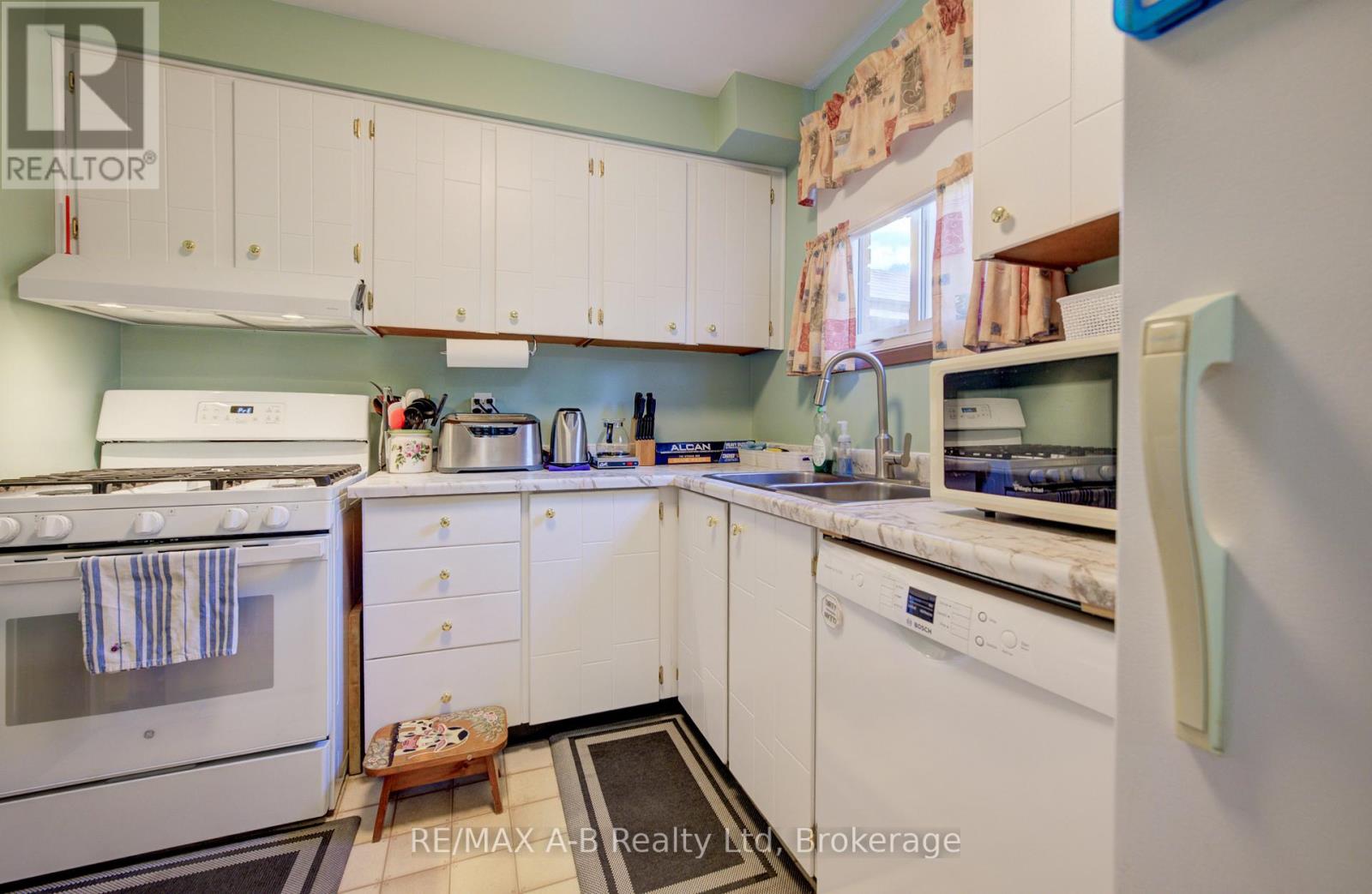 23 Galt Road, Stratford, Ontario  N5A 7J1 - Photo 13 - X13444386