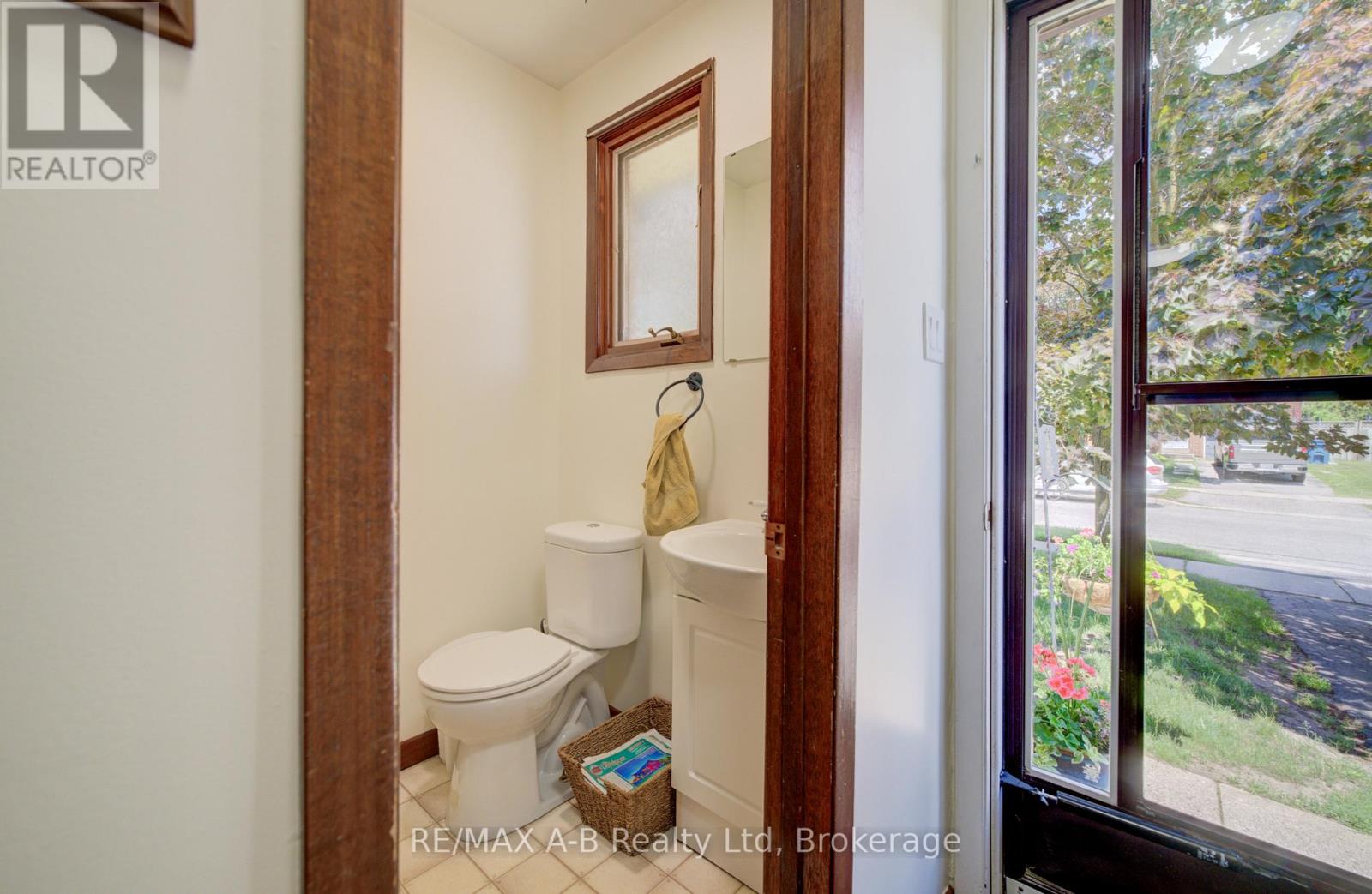 23 Galt Road, Stratford, Ontario  N5A 7J1 - Photo 6 - X13444386