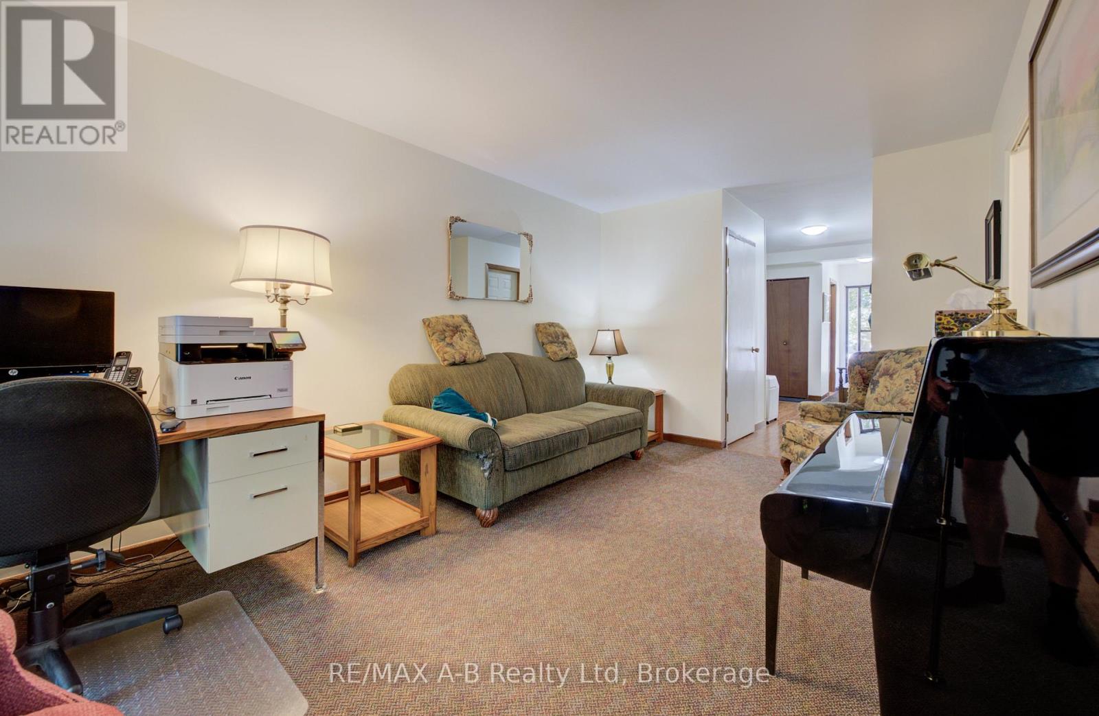 23 Galt Road, Stratford, Ontario  N5A 7J1 - Photo 9 - X13444386