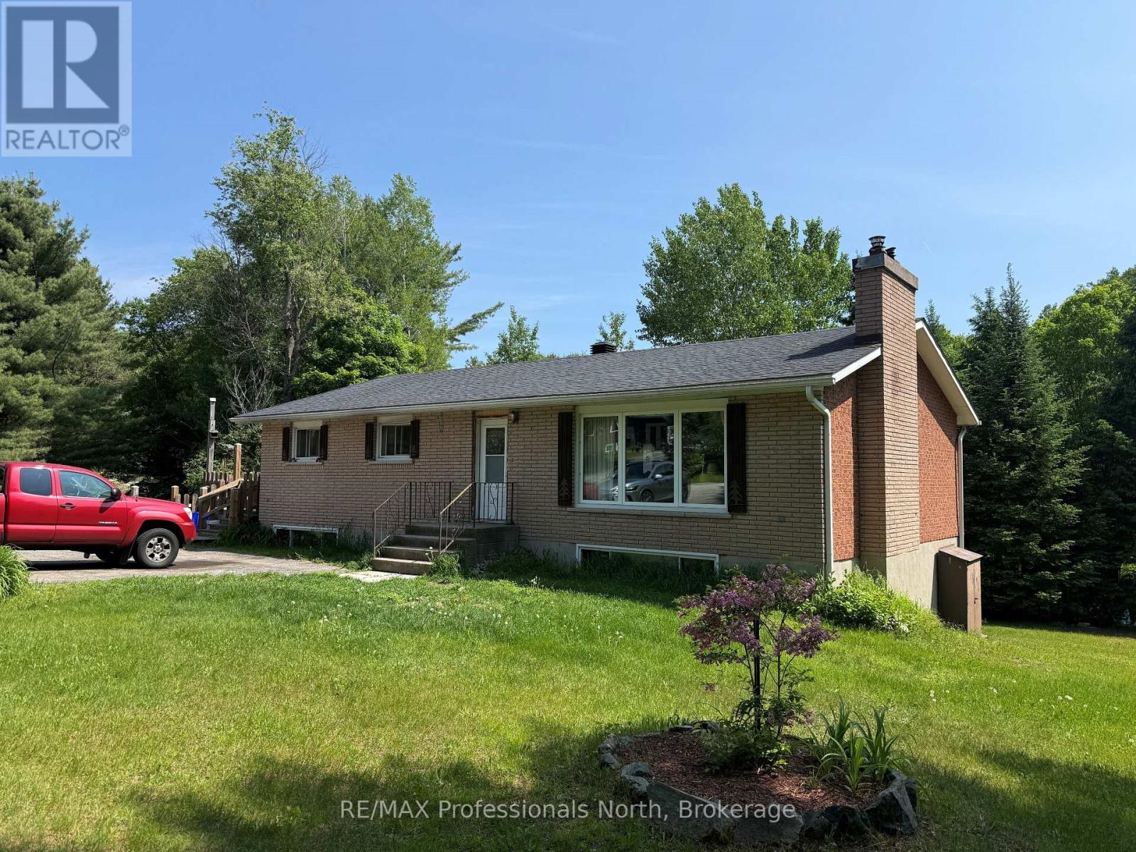 37 Spruce Drive S, Huntsville, Ontario  P0B 1L0 - Photo 2 - X13444428