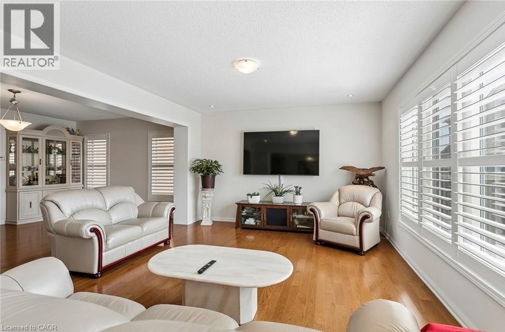 10 Klemscott Road, Brampton, Ontario  L7A 0P5 - Photo 4 - 40839689