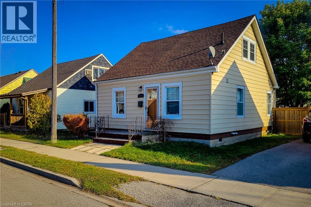 54 Eighth Avenue, Brantford, Ontario  N3S 1C3 - Photo 2 - 40839816