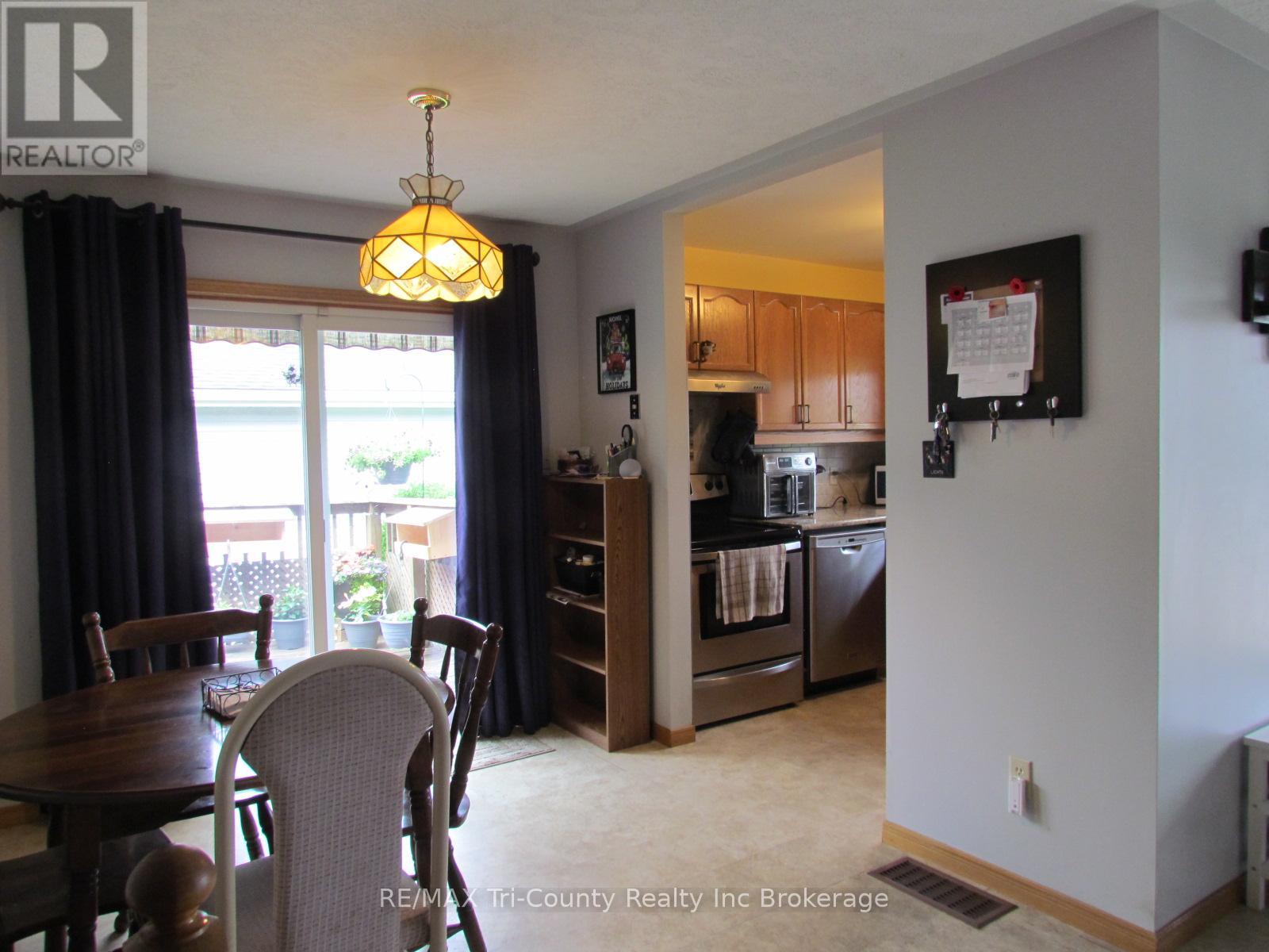 29 Beckett Boulevard, Tillsonburg, Ontario  N4G 5N1 - Photo 3 - X13444890