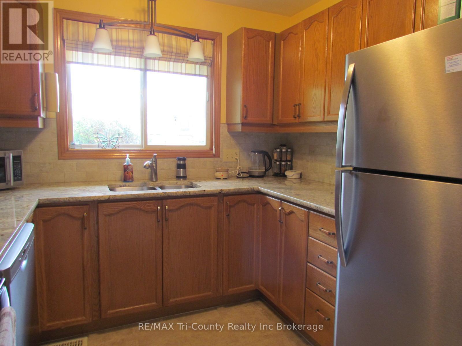 29 Beckett Boulevard, Tillsonburg, Ontario  N4G 5N1 - Photo 4 - X13444890