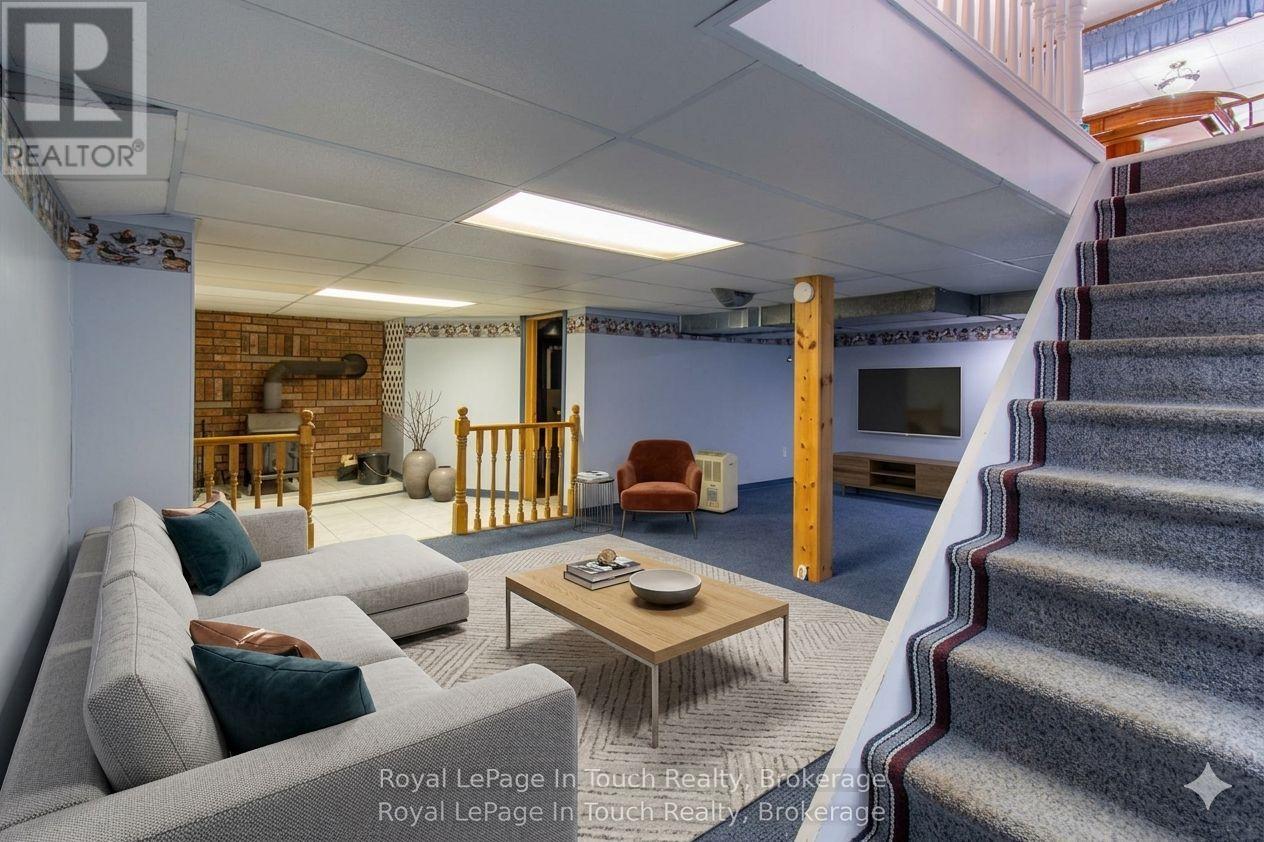 748 Overhead Bridge Road, Penetanguishene, Ontario  L9M 0V6 - Photo 34 - S13445186