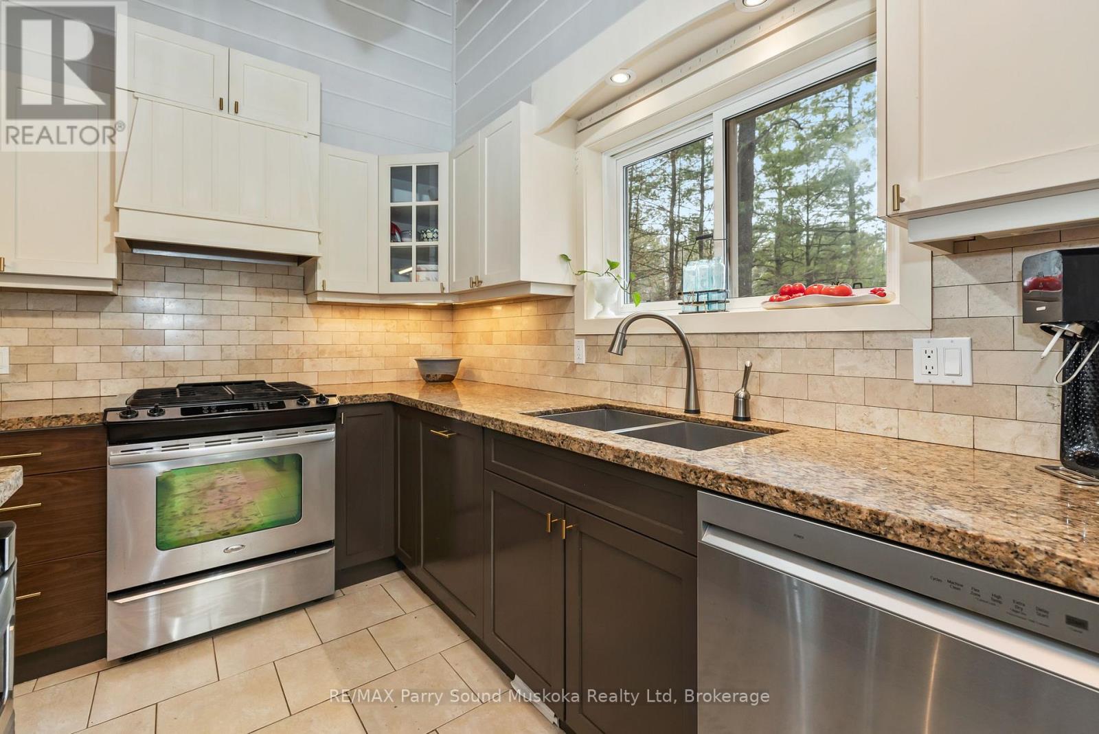 11 Brenda Avenue, Parry Sound, Ontario  P2A 2Y9 - Photo 10 - X13445470