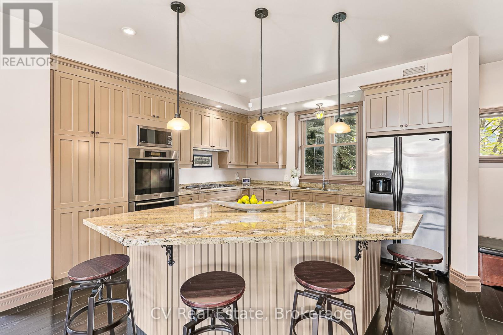 159 Snowbridge Way, Blue Mountains, Ontario  L9Y 0V1 - Photo 11 - X13445924