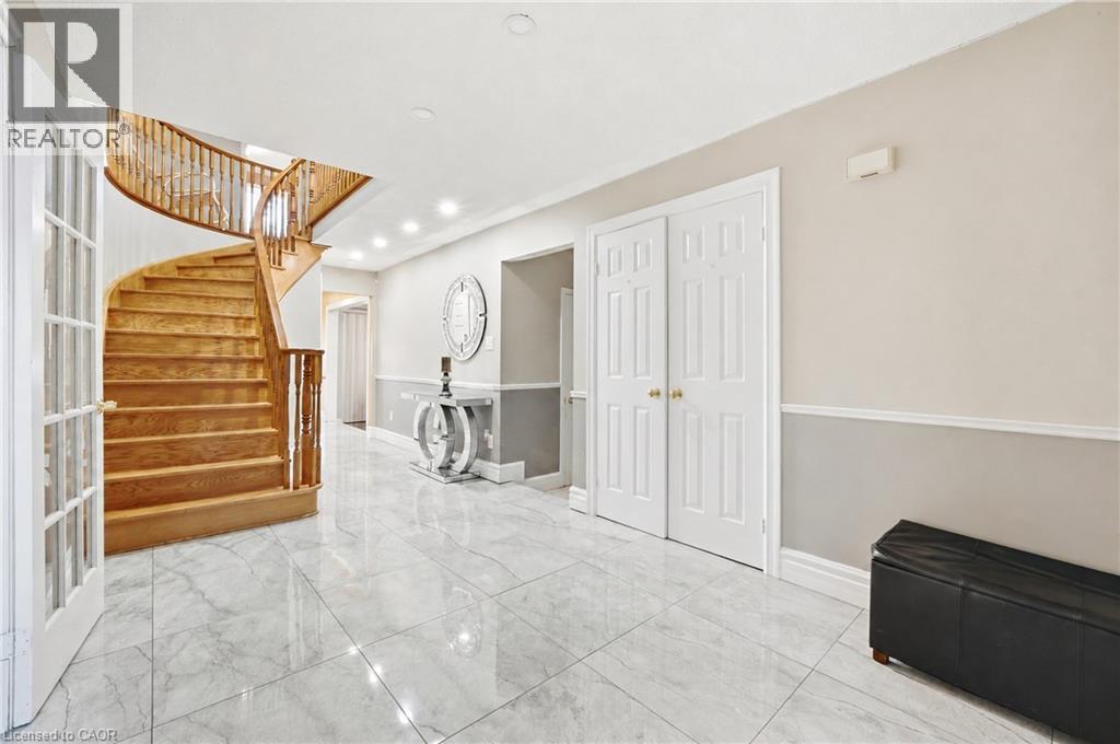15 Talia Court, Hamilton, Ontario  L6E 4X8 - Photo 3 - 40839865