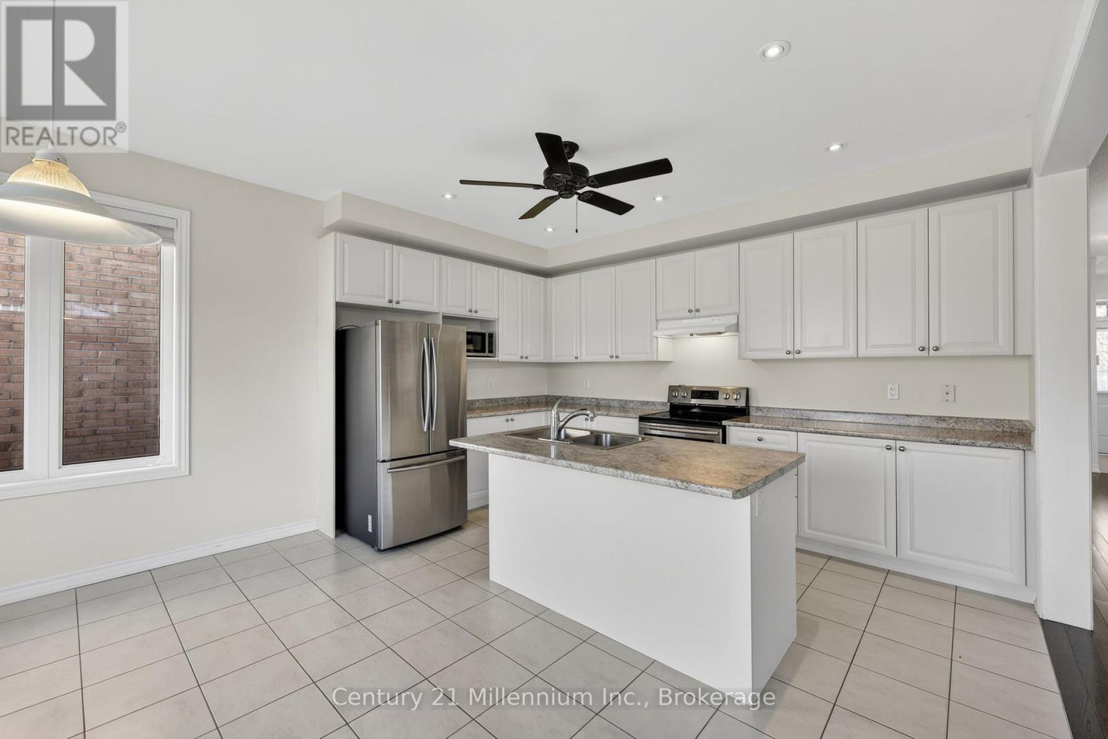 18 Marks Road, Springwater, Ontario  L9X 1A8 - Photo 5 - S13446168