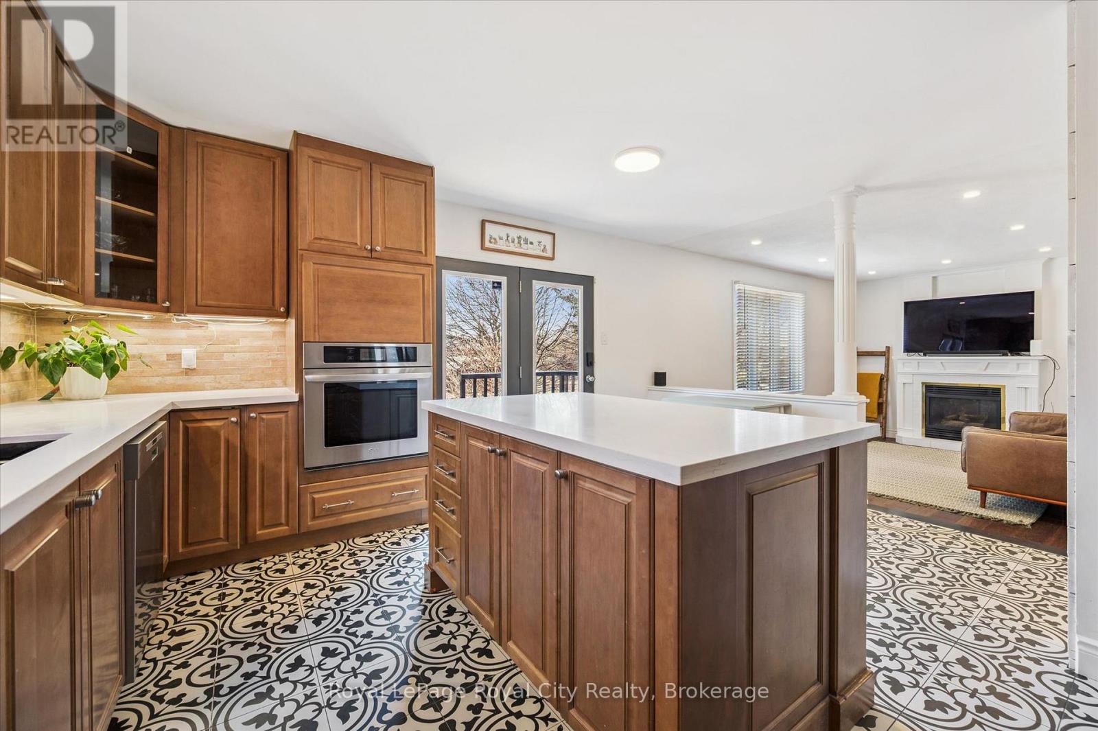 20 Darby Road, Guelph, Ontario  N1K 1R4 - Photo 7 - X13446028