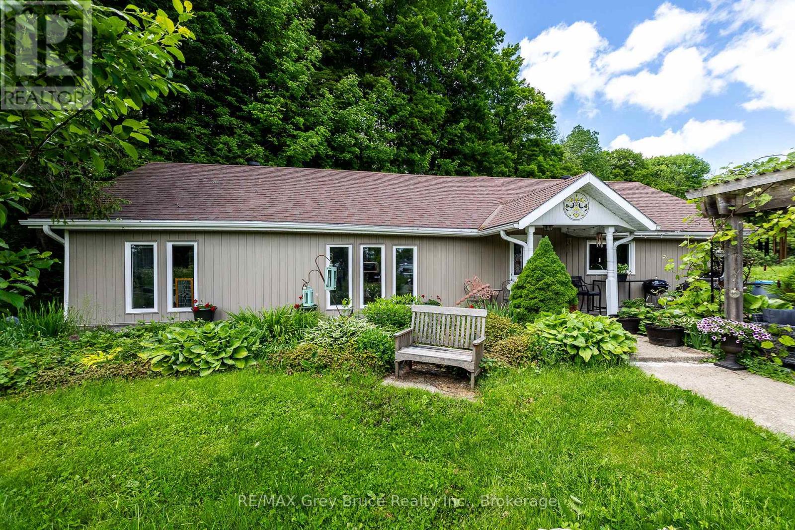 318588 Grey Rd 1, Georgian Bluffs, Ontario  N4K 5N4 - Photo 2 - X13446192