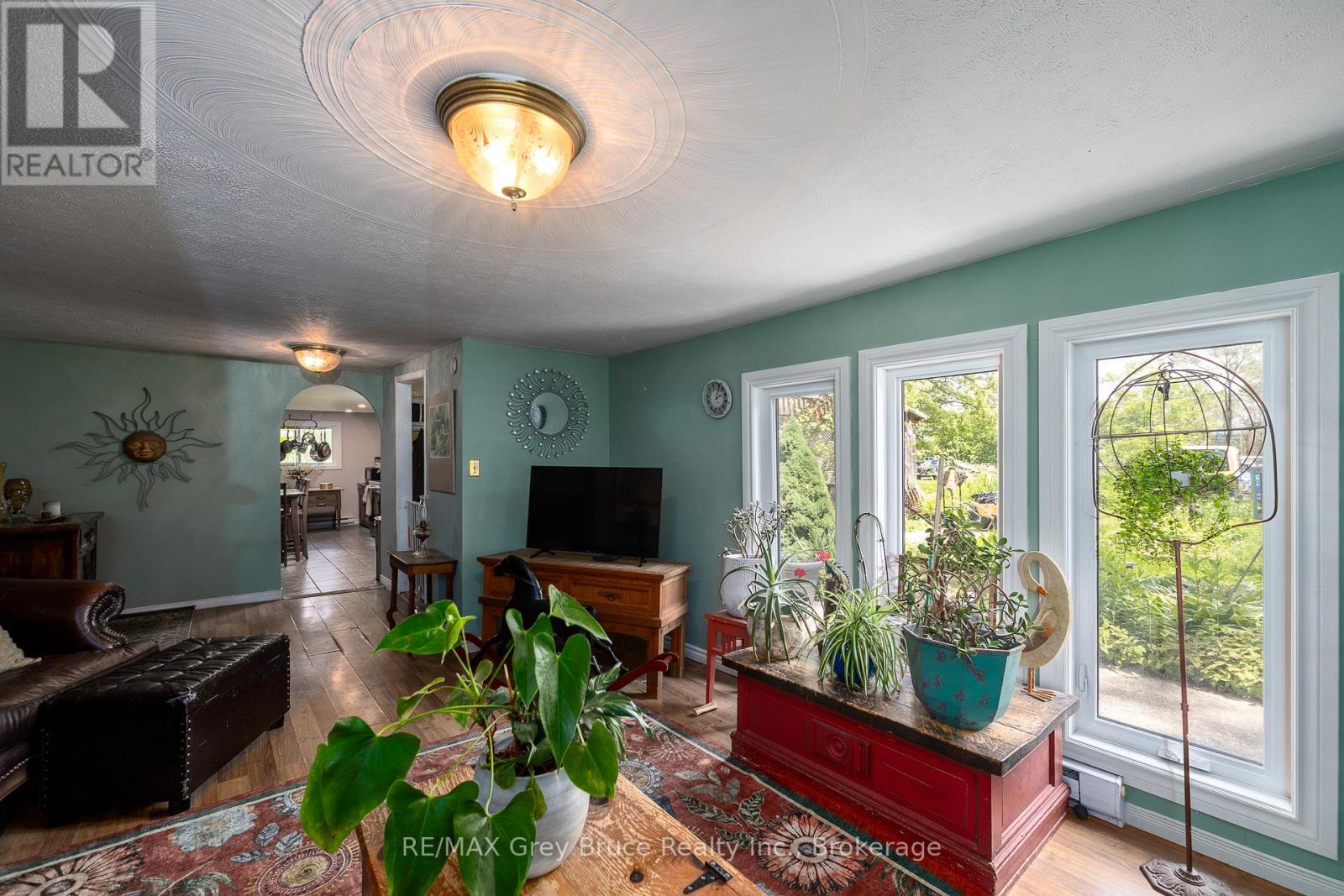 318588 Grey Rd 1, Georgian Bluffs, Ontario  N4K 5N4 - Photo 6 - X13446192