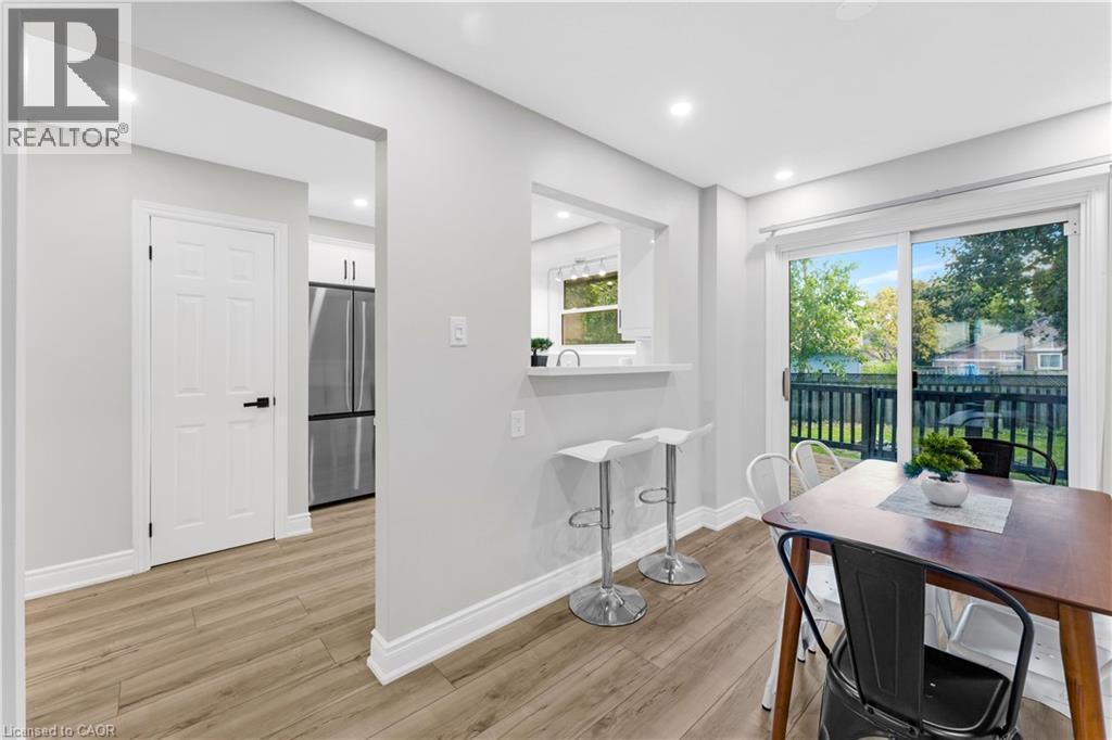 2258 Manchester Drive, Burlington, Ontario  L7P 3W2 - Photo 9 - 40839938