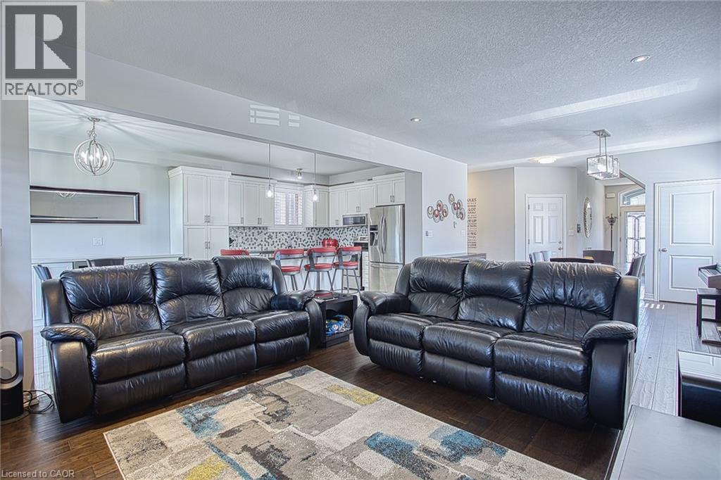 17 Narbonne Crescent, Stoney Creek, Ontario  L8J 0J7 - Photo 14 - 40839409