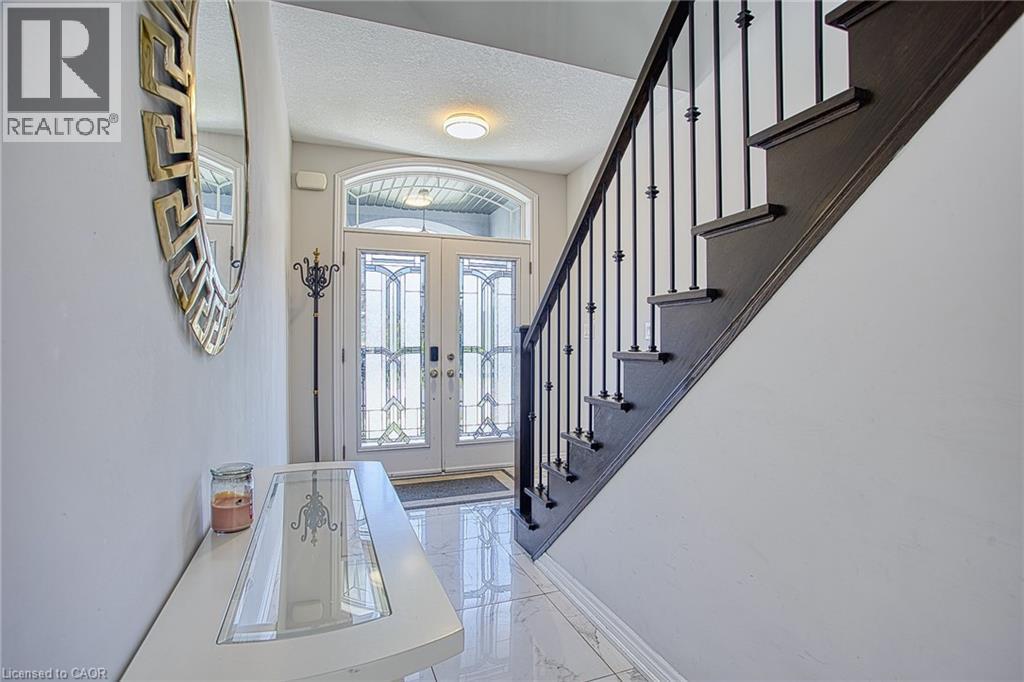 17 Narbonne Crescent, Stoney Creek, Ontario  L8J 0J7 - Photo 5 - 40839409