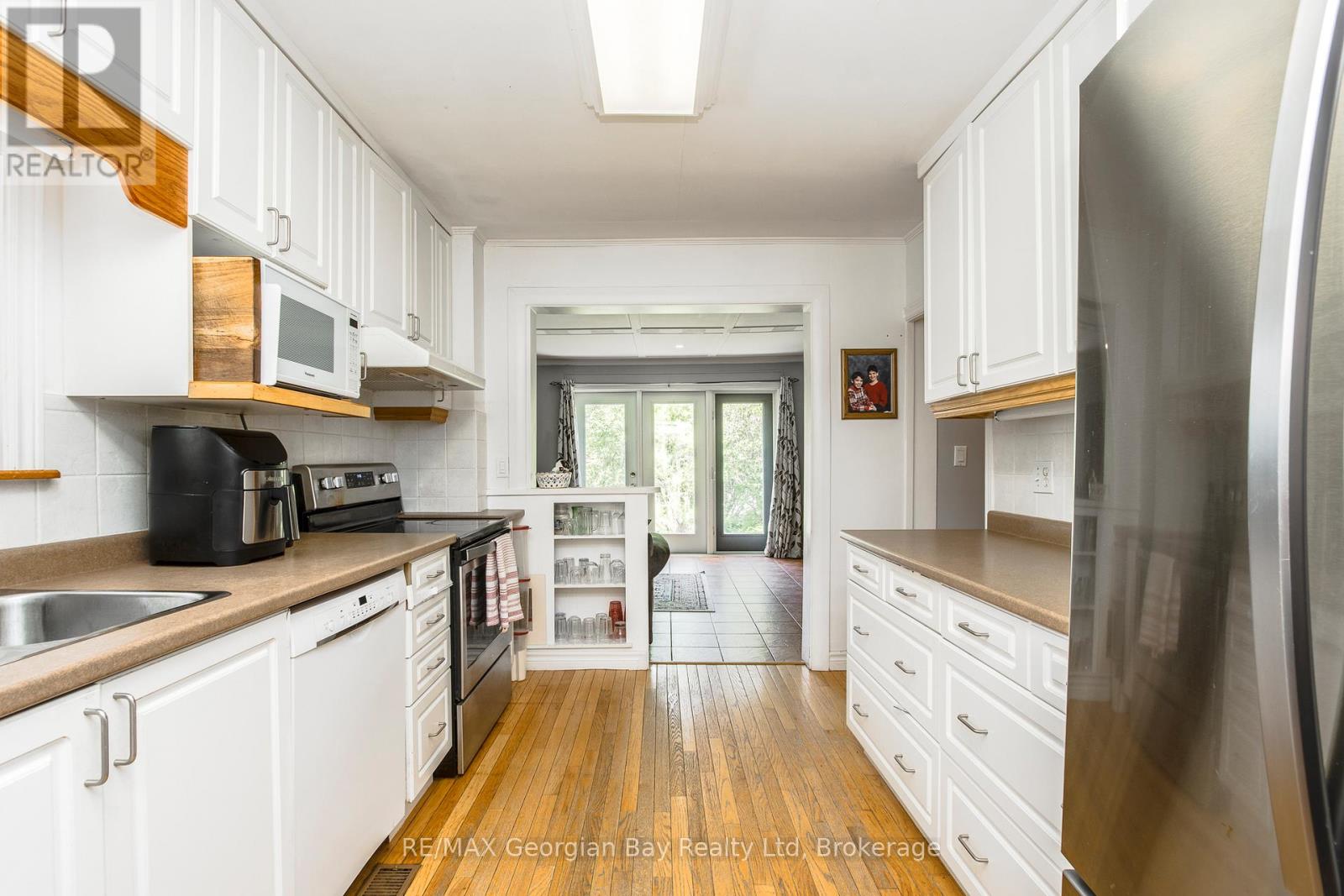 178 Church Street, Penetanguishene, Ontario  L9M 1E6 - Photo 7 - S13446382