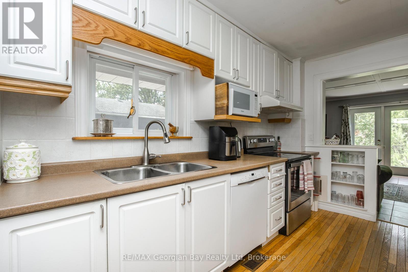 178 Church Street, Penetanguishene, Ontario  L9M 1E6 - Photo 8 - S13446382