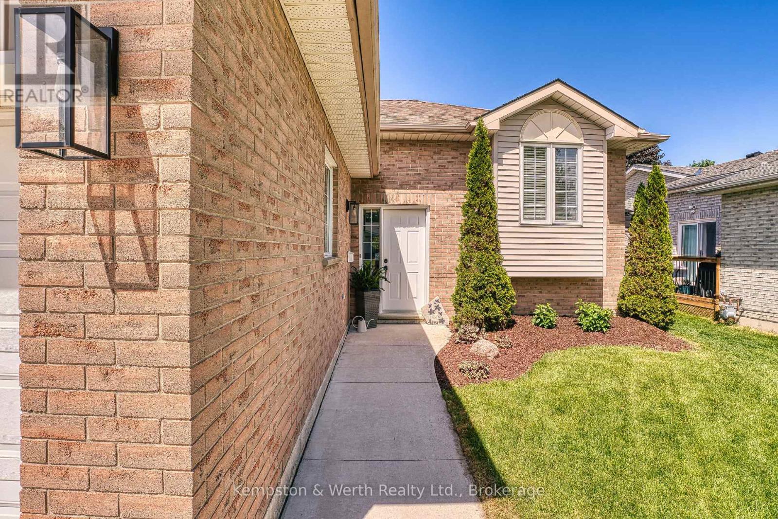 745 Lavery Street, North Perth, Ontario  N4W 3T4 - Photo 5 - X13446490