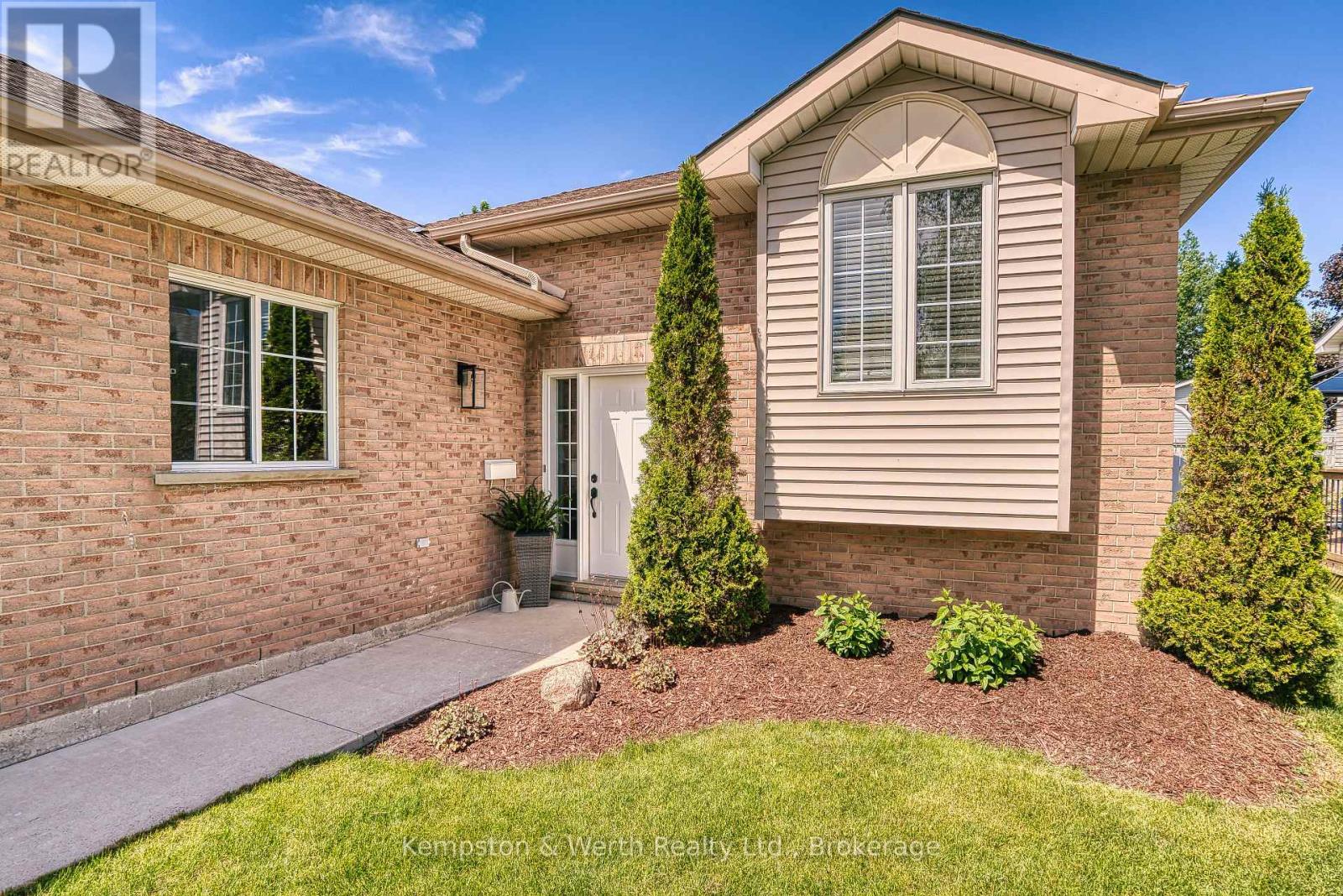 745 Lavery Street, North Perth, Ontario  N4W 3T4 - Photo 6 - X13446490