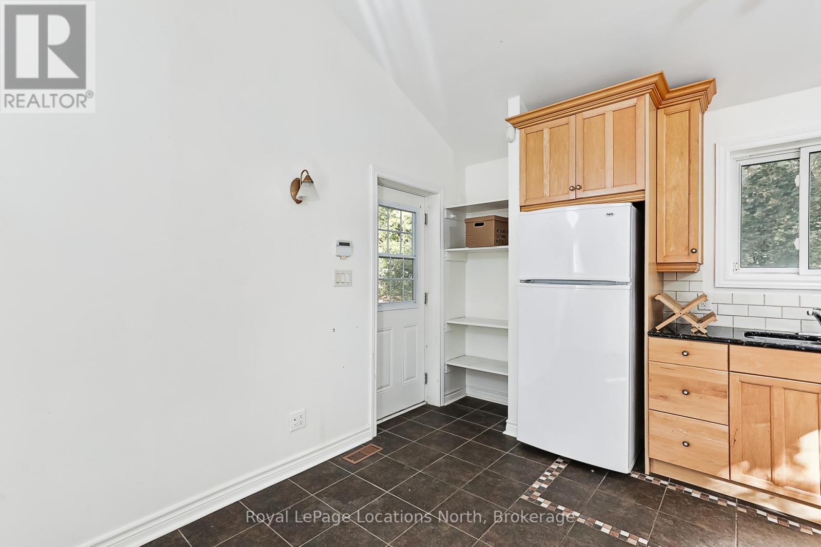 213 Marsh Street, Blue Mountains, Ontario  N0H 1J0 - Photo 8 - X13446688