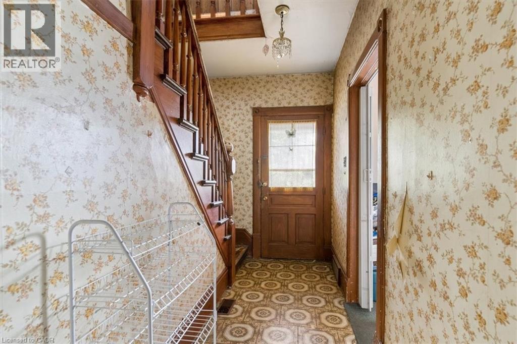 427 Duke Street W, Kitchener, Ontario  N2H 3Y6 - Photo 10 - 40838864