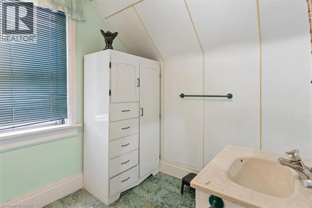 427 Duke Street W, Kitchener, Ontario  N2H 3Y6 - Photo 19 - 40838864