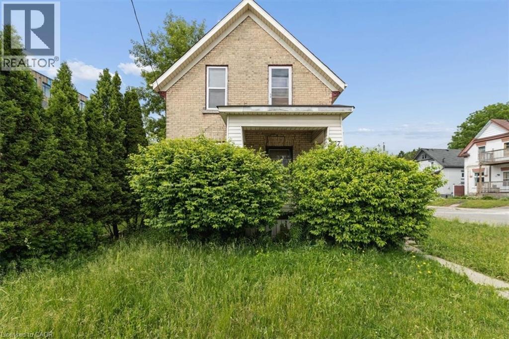 427 Duke Street W, Kitchener, Ontario  N2H 3Y6 - Photo 2 - 40838864
