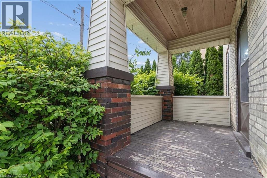 427 Duke Street W, Kitchener, Ontario  N2H 3Y6 - Photo 4 - 40838864