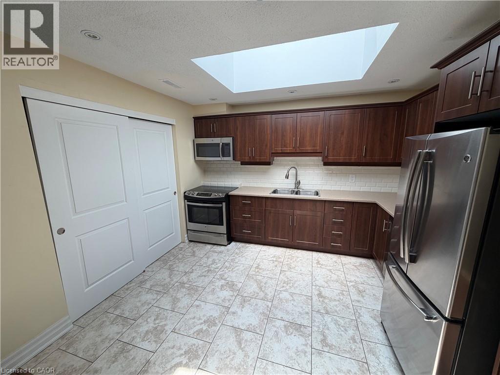 9 Gates Lane, Hamilton, Ontario  L9B 1T8 - Photo 8 - 40838163