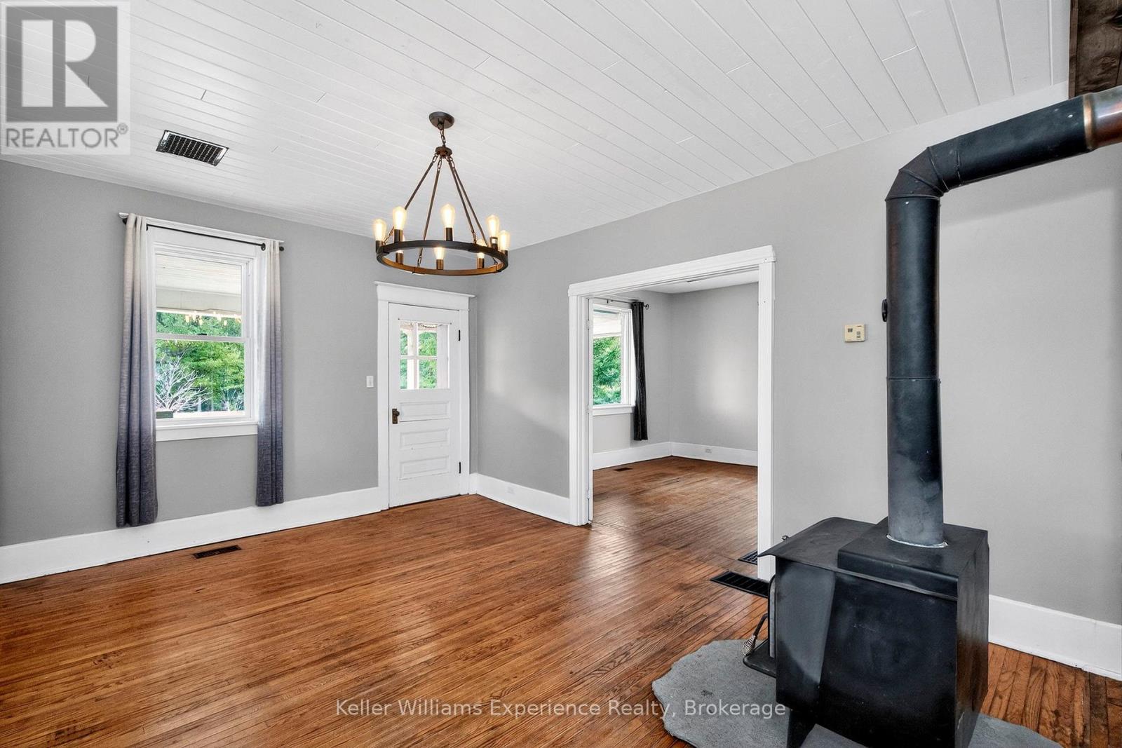 2936 Flos 6 Road W, Springwater, Ontario  L0L 1P0 - Photo 11 - S13446826