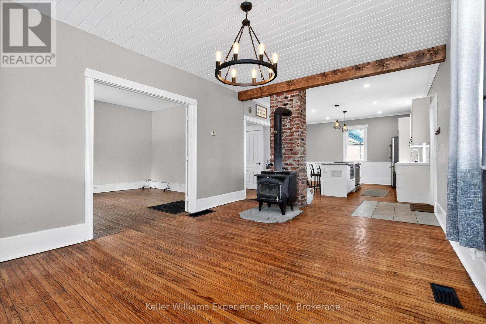 2936 Flos 6 Road W, Springwater, Ontario  L0L 1P0 - Photo 12 - S13446826