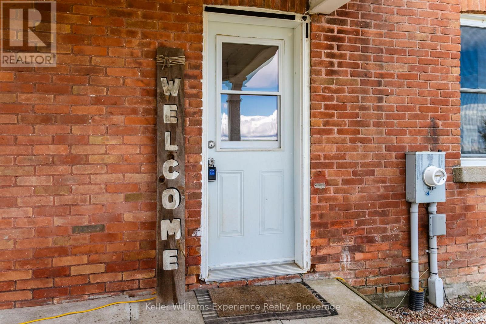 2936 Flos 6 Road W, Springwater, Ontario  L0L 1P0 - Photo 3 - S13446826