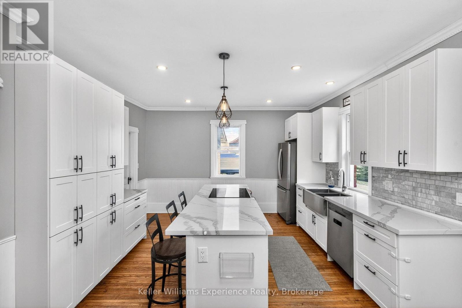 2936 Flos 6 Road W, Springwater, Ontario  L0L 1P0 - Photo 6 - S13446826