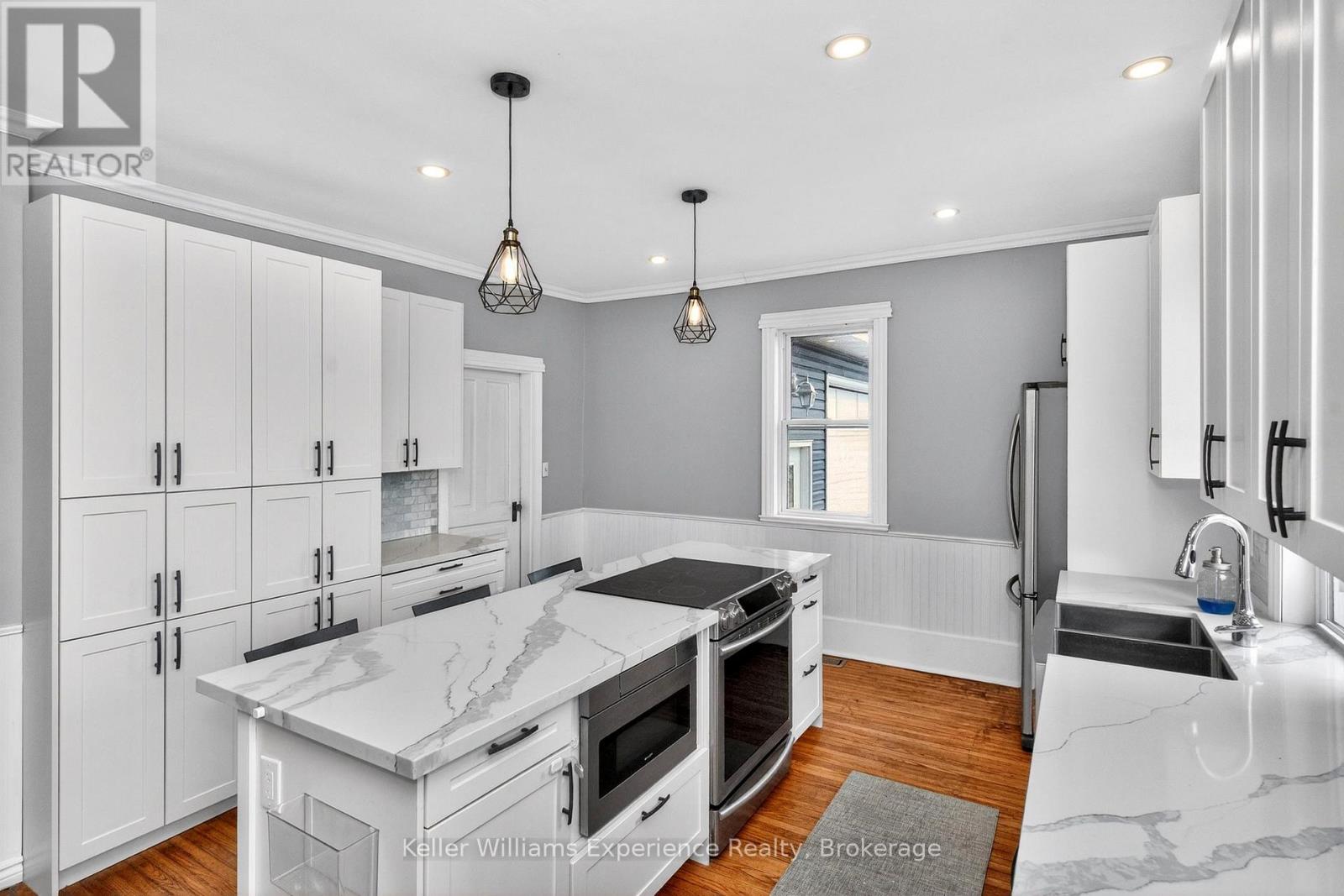 2936 Flos 6 Road W, Springwater, Ontario  L0L 1P0 - Photo 7 - S13446826