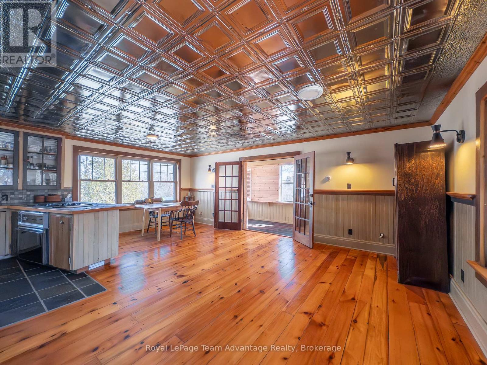 945 Riverside Drive, Parry Sound Remote Area, Ontario  P0G 1A0 - Photo 10 - X13446936