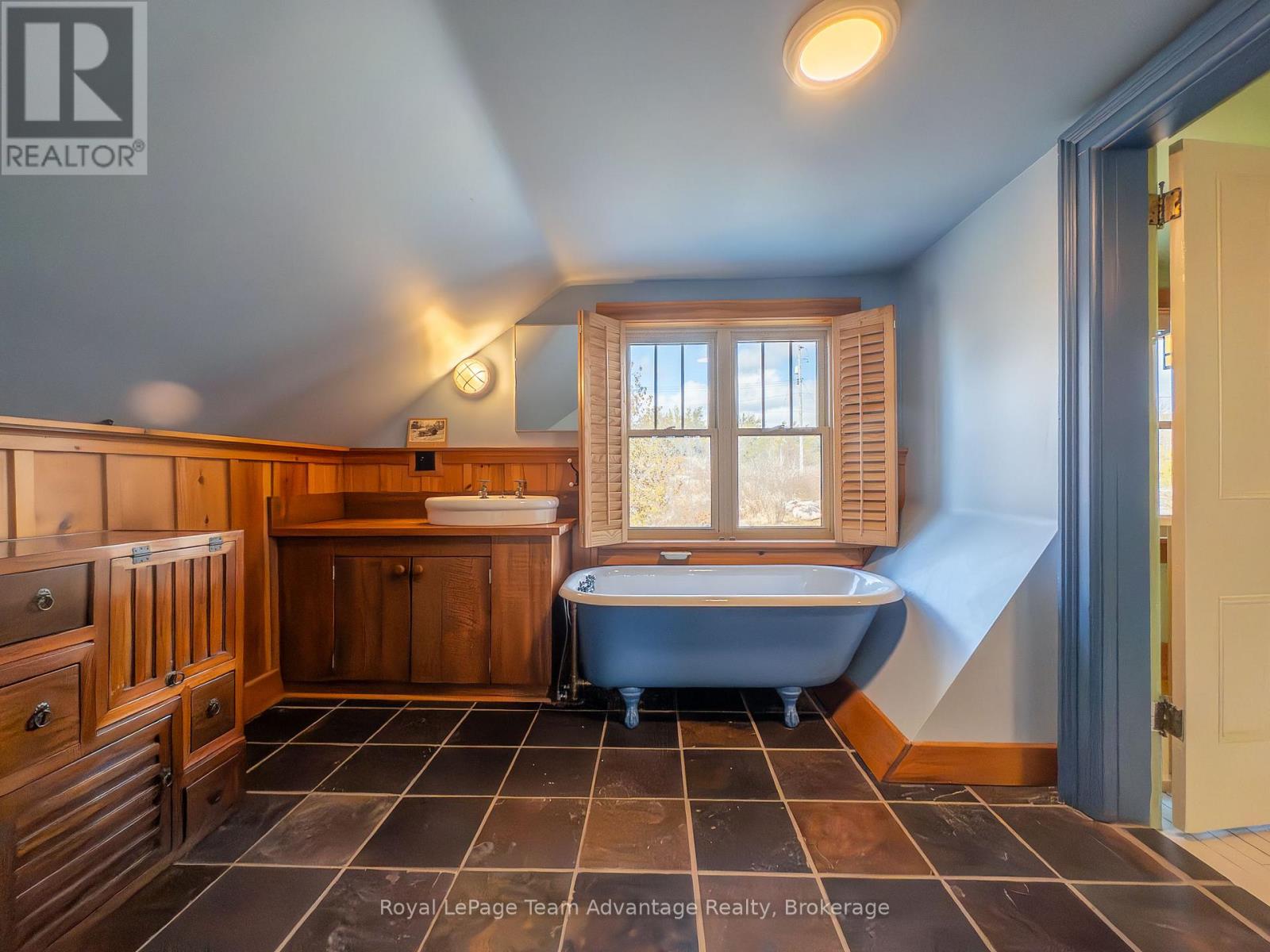 945 Riverside Drive, Parry Sound Remote Area, Ontario  P0G 1A0 - Photo 18 - X13446936