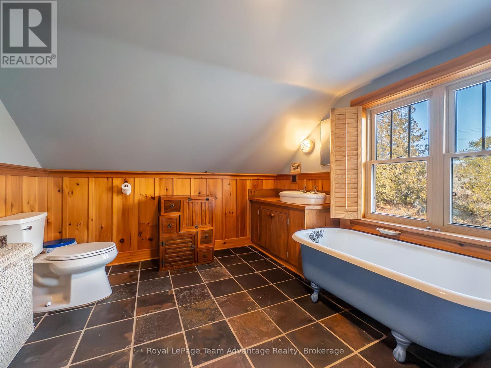 945 Riverside Drive, Parry Sound Remote Area, Ontario  P0G 1A0 - Photo 19 - X13446936