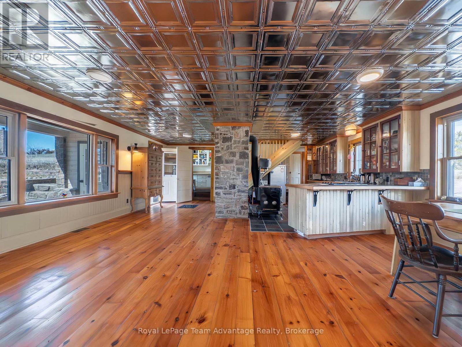 945 Riverside Drive, Parry Sound Remote Area, Ontario  P0G 1A0 - Photo 5 - X13446936