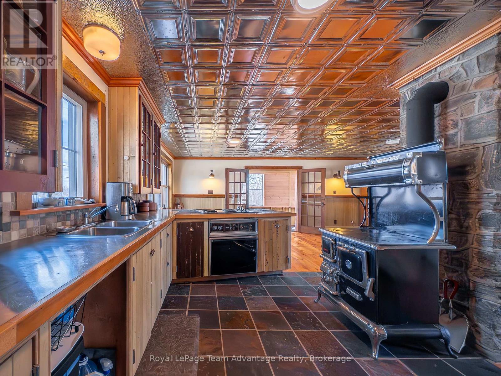945 Riverside Drive, Parry Sound Remote Area, Ontario  P0G 1A0 - Photo 7 - X13446936