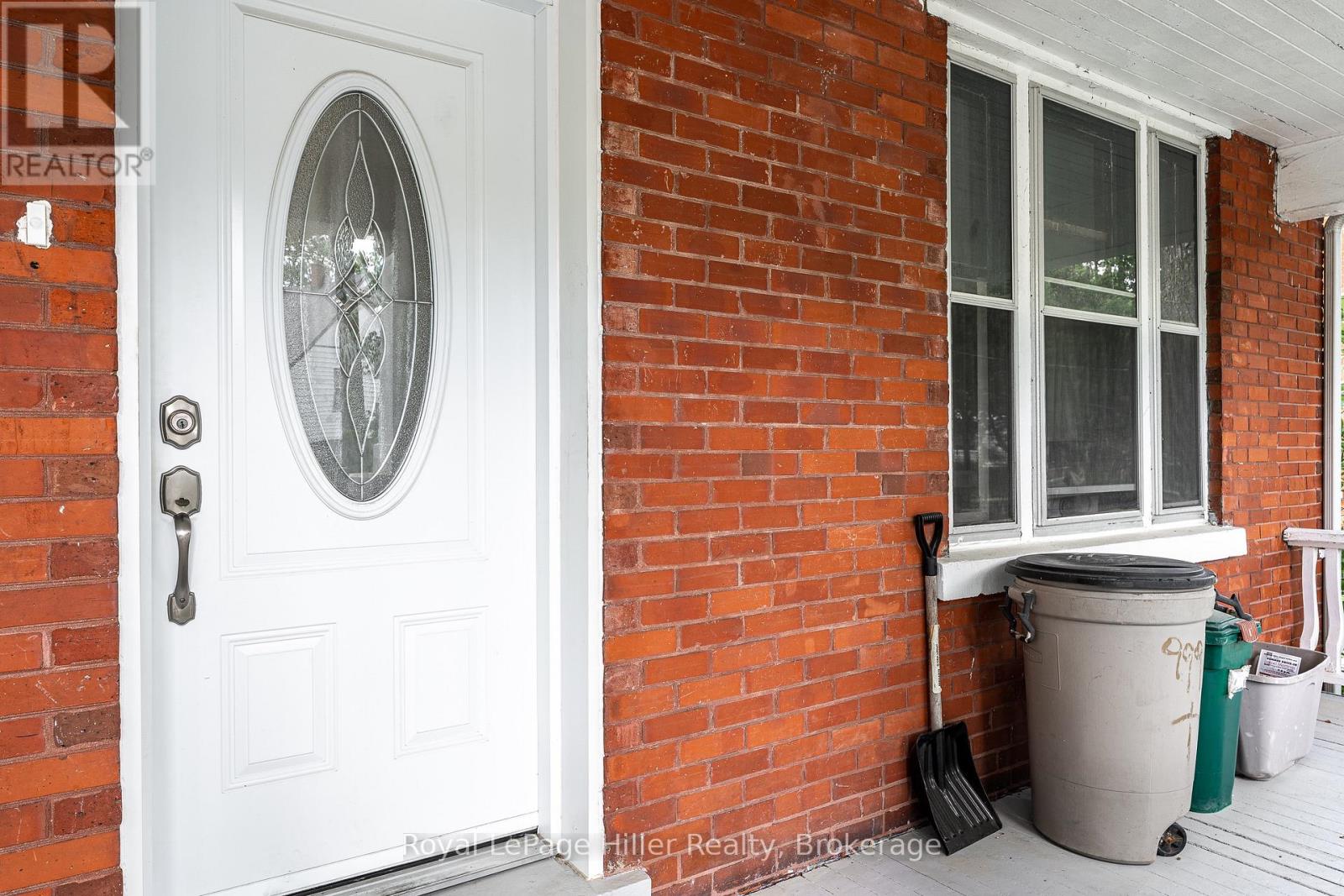 42 Home Street, Stratford, Ontario  N5A 1Z7 - Photo 3 - X13447224