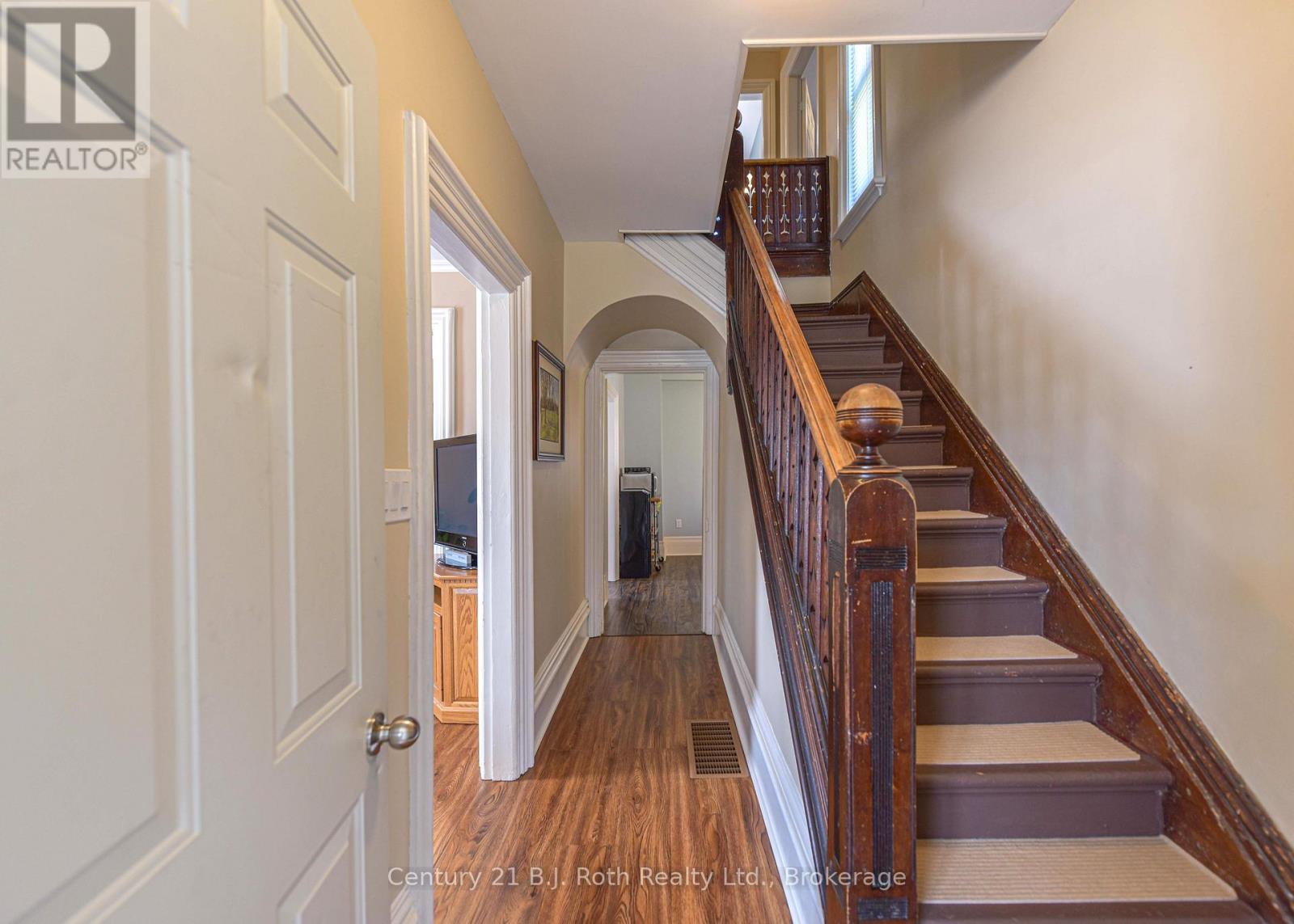 33 Sussex Street S, Kawartha Lakes, Ontario  K9V 3E7 - Photo 10 - X13447950